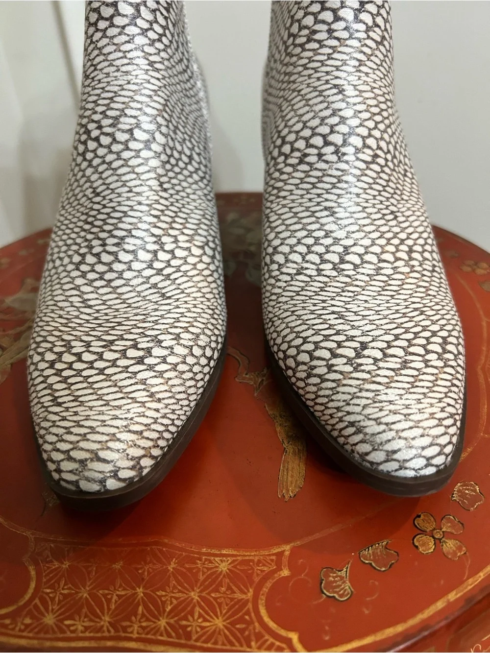 The Limited White Textured Kiki Chelsea Ankle Boots